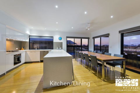 8 Kestrel Place - PRIVATE JETTY & POOL - Gold Coast 4U 3