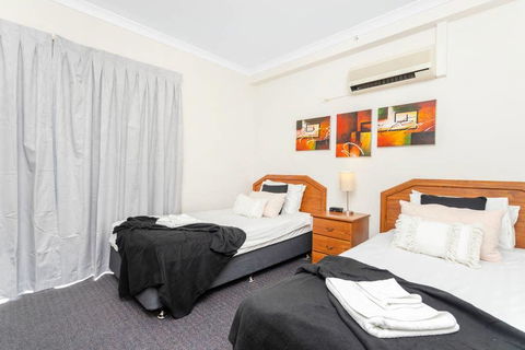 405 Perth City Escape - Gold Coast 4U 42