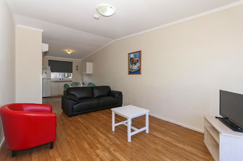 Scarborough Apartments - Gold Coast 4U 2