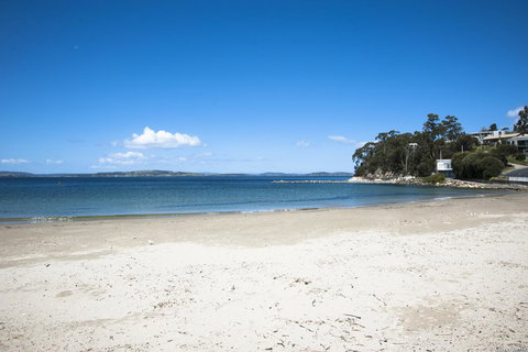 On The Beach Waterfront Apartment - 1 Gold Coast 16