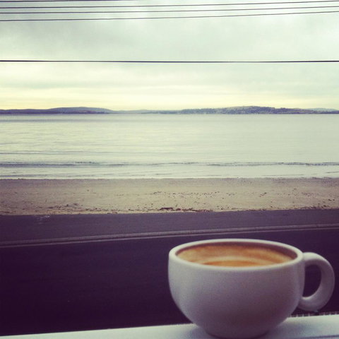 On The Beach Waterfront Apartment - 1 Gold Coast 8