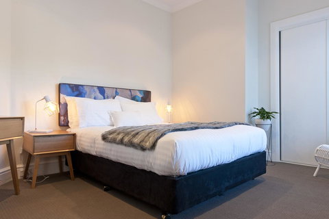 On The Beach Waterfront Apartment - 1 Gold Coast 9