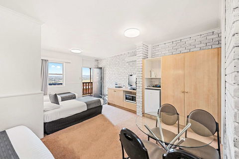 Coach House Launceston - Accommodation Gold Coast 8