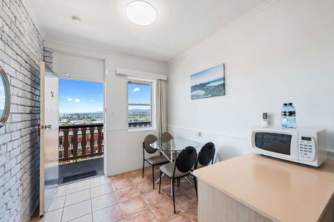 Coach House Launceston - Accommodation Gold Coast 11