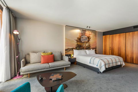 MACq 01 Hotel - Accommodation Gold Coast 1