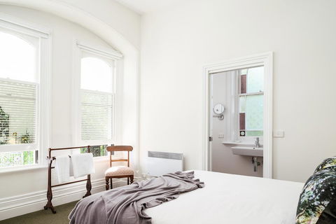 The Florance - Accommodation Gold Coast 22