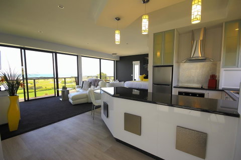 Horizon Deluxe Apartments - Accommodation Gold Coast 3