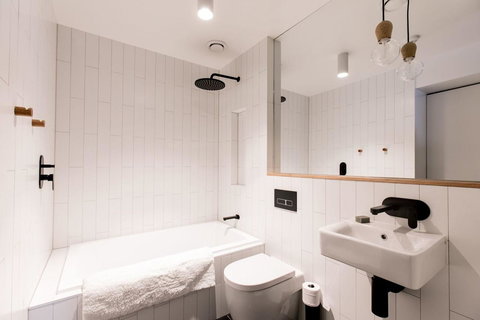 105 Mac Unique Apartments - Accommodation Gold Coast 5