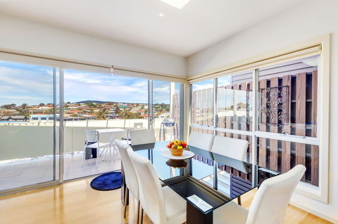 Bellerive Marina View Apartments NO 27 - Accommodation Gold Coast 1