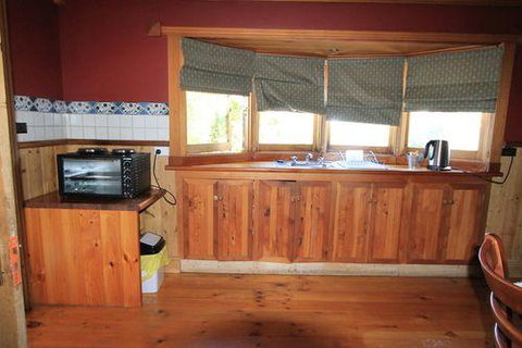 Kerrellie Cottages 2, 4 & 8 Reid Street - Accommodation Gold Coast 14