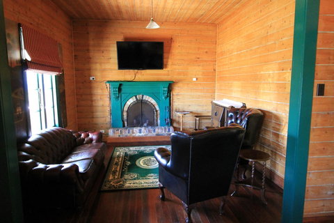 Kerrellie Cottages 2, 4 & 8 Reid Street - Accommodation Gold Coast 5