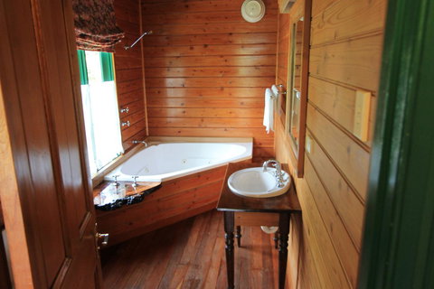 Kerrellie Cottages 2, 4 & 8 Reid Street - Accommodation Gold Coast 17