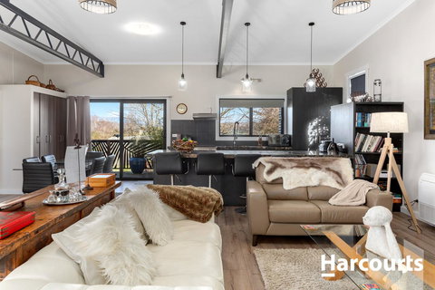 The WeareHouse In Deloraine - 1 Gold Coast 2