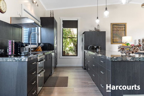 The WeareHouse In Deloraine - 1 Gold Coast 6