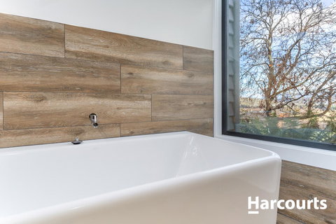 The WeareHouse In Deloraine - 1 Gold Coast 18