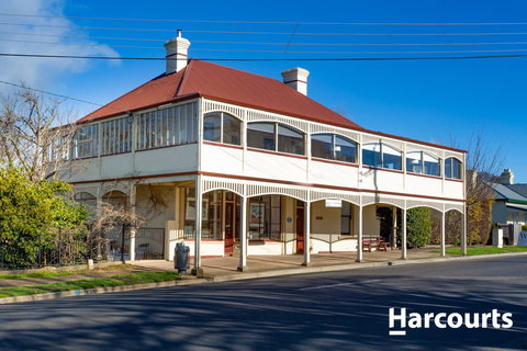 The WeareHouse In Deloraine - 1 Gold Coast 1