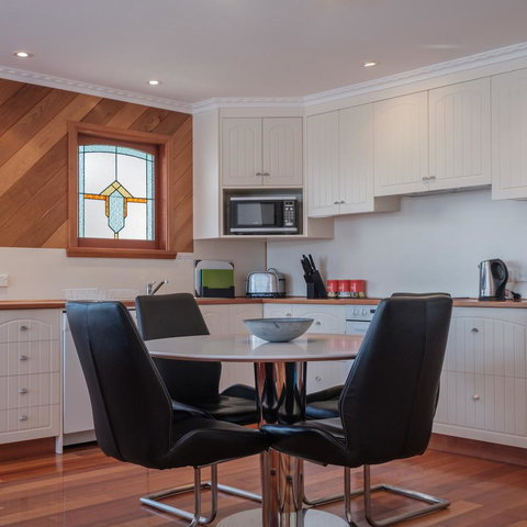 Cod Rock Point - 1 Gold Coast 10