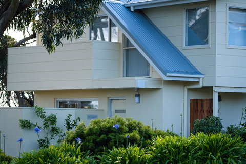 Cod Rock Point - 1 Gold Coast 1