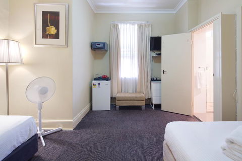 Neutral Bay Lodge - Gold Coast 4U 2