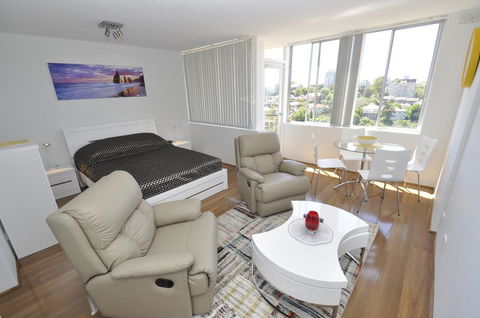 Neutral Bay Self Contained Studio Apartments - Gold Coast 4U 0
