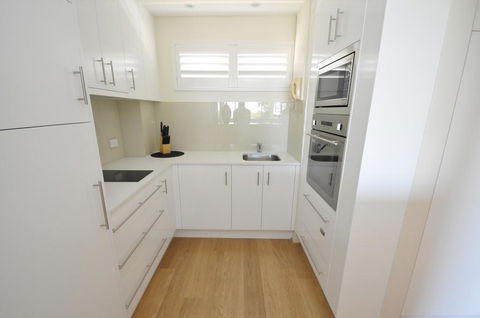 Neutral Bay Self-Contained Modern One-Bedroom Apartment (63BEN) - Gold Coast 4U 3