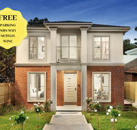 NEW Inner Melb Luxury Modern Grand Holiday House - Great Location Wifi Parking - Gold Coast 4U