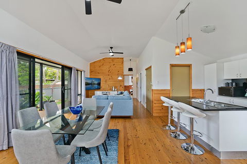 Newcastle Short Stay Apartments - Glebe Road Adamstown - Gold Coast 4U 0