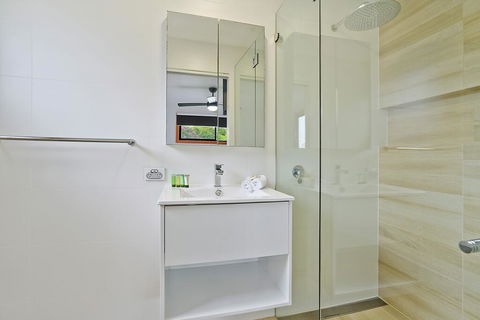 Newcastle Short Stay Apartments - Glebe Road Adamstown - Gold Coast 4U 2