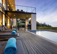 Newhaven Luxury family home with bay views large pool Jacuzzi tennis court playground - Gold Coast 4U