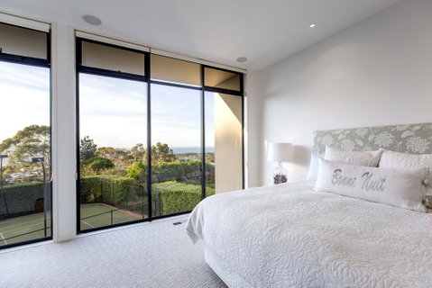 Newhaven Luxury Family Home With Bay Views, Large Pool, Jacuzzi, Tennis Court, Playground - Accommodation Gold Coast 2