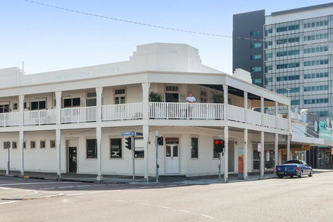 Newmarket Hotel - 1 Gold Coast 2
