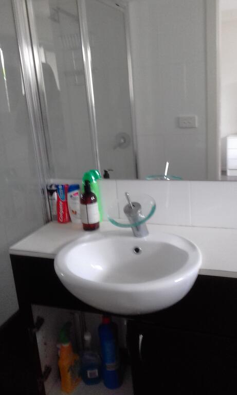 Nice Single Room In Modern Townhouse - Accommodation Gold Coast 0
