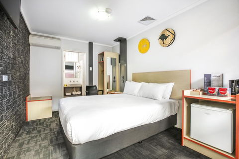 Nightcap At Jamison Hotel - 1 Gold Coast 0
