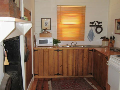 Nivani 1880's Cottage - Gold Coast 4U 2