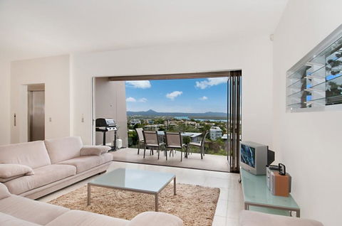 Noosa Penthouse Close To Hastings Street - Unit 2 Vue, 28 Edgar Bennett Ave - Accommodation Gold Coast 2