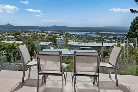 Noosa Penthouse Close To Hastings Street - Unit 2 Vue, 28 Edgar Bennett Ave - Accommodation Gold Coast 0