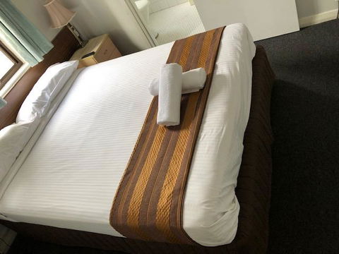 Normandie Inn And Function Centre - Gold Coast 4U 1