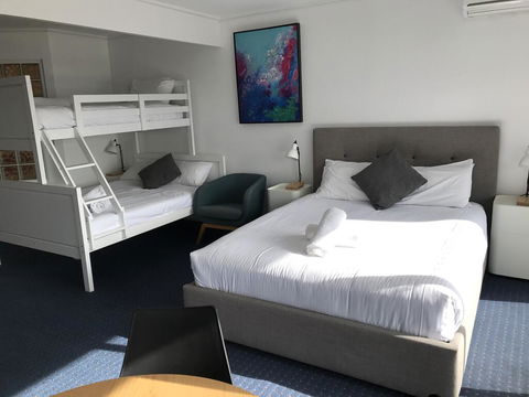 North Pier Hotel - Accommodation Gold Coast 3