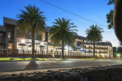 North Pier Hotel - Accommodation Gold Coast 0