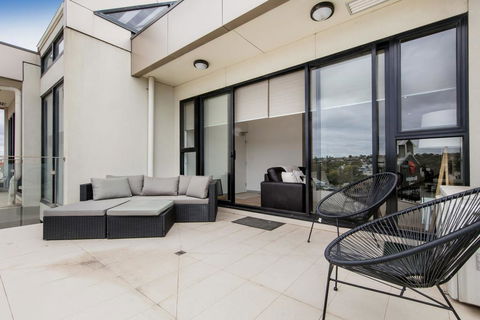 NORTH POINT RETREAT - MORNINGTON - Accommodation Gold Coast 3