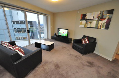 North Sydney Fully Self Contained Modern 2 Bed Apartment (2207BER) - Gold Coast 4U 1