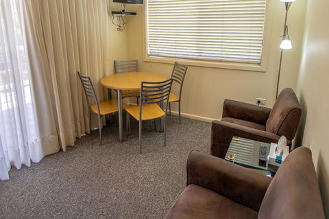 Nundle Accommodation - Gold Coast 4U 1
