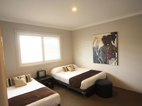 Oaks Pacific Blue 339, 265 Sandy Pt Road - HUGE RESORT LAGOON POOL - Accommodation Gold Coast 3