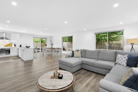 OCEAN BREEZE Family Home - Accommodation Gold Coast 2