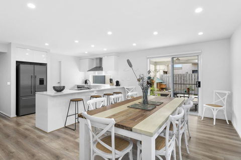 OCEAN BREEZE Family Home - Accommodation Gold Coast 1