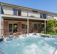 Ocean Breeze Retreat - with spa and space - Accommodation Gold Coast