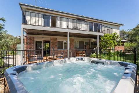 Ocean Breeze Retreat - With Spa And Space - Accommodation Gold Coast 0