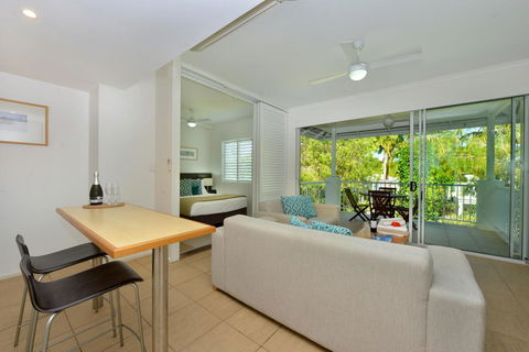 Ocean Sounds 2 Bedroom Apartment - Gold Coast 4U 1
