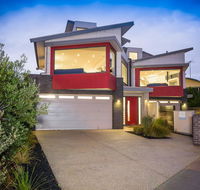 Ocean View Luxury Beachfront - Accommodation Gold Coast
