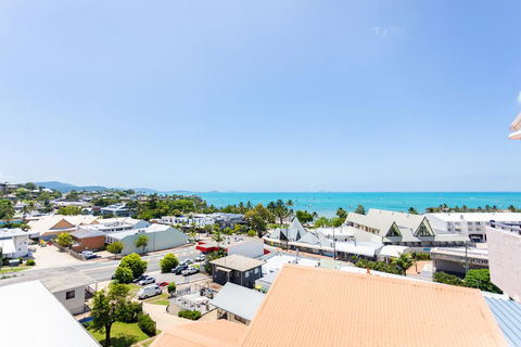 OCEAN VIEWS 10 - Accommodation Gold Coast 2